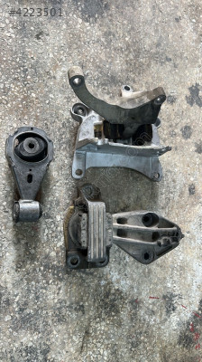 2012-2016 RENAULT FLUENCE MOTOR KULAĞI ŞANZIMAN KULAĞI ORJ ÇIKMA