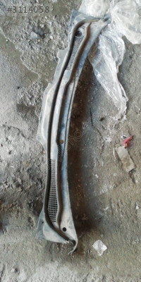 Volvo s40 cam önü ızgarası çıkma