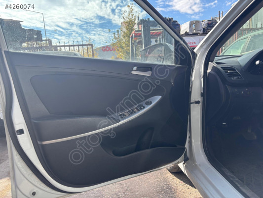 2012 Hyundai Accent Blue Sol Ön Kapı Döşemesi