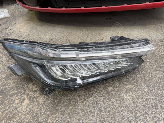 Honda City sağ ön far
