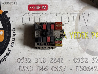 51756263 FİAT DOBLO 1.3 Multijet Orijinal Çıkma Sigorta Kutusu
