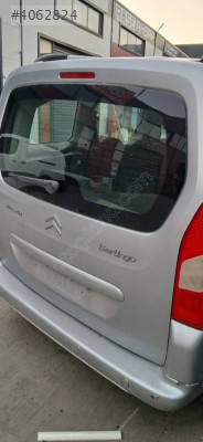 Citroen berlingo çıkma bagaj kapagı