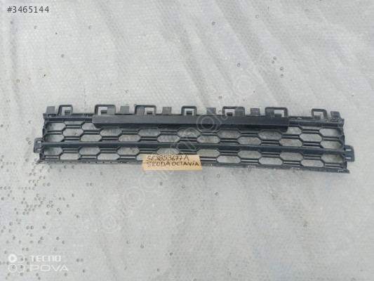 SKODA OCTAVİA TAMPON ORTA IZGARA 2020-2023 OEM 5E3853677A ÇIKMA S