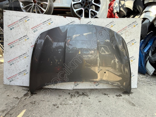 Fiat Egea motor kaputu (sağ yandan hasarlı)