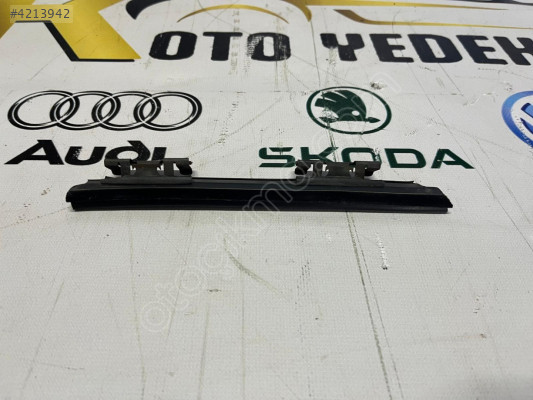 MERCEDES C220-C200-C180 W204 SAĞ ARKA KAPI İÇ KELEBEK CAM FİTİLİ