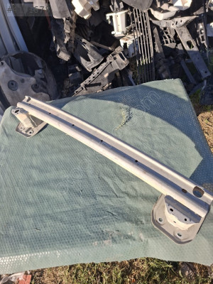 2017 Model Volvo Xc60 çıkma ön tampon demiri