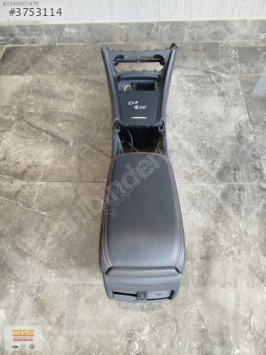 MERCEDES CLA 200 ORTA KONSOL KOL DAYAMA ORJINAL HATASIZ ÇIKMA