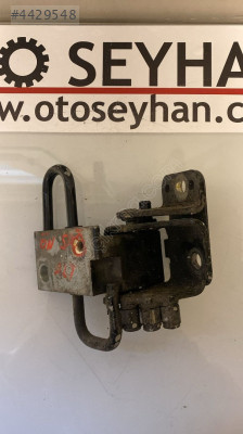 8E0881412E Audi A3 2008 sağ ön kapı alt menteşesi