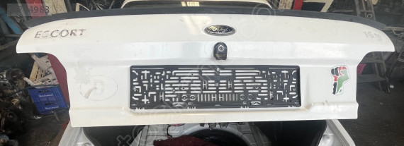 Ford Eskort bagaj kapağı