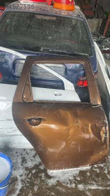 DACİA DUSTER SAĞ ARKA KAPI