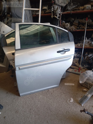 Hyundai Accent Era arka sol kapı hatasız