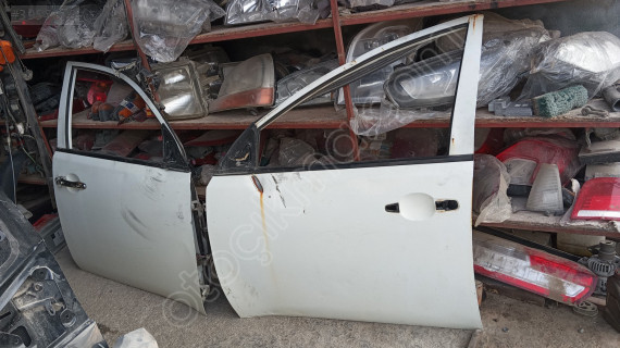 Mitsubishi L200 Dolu kapılar