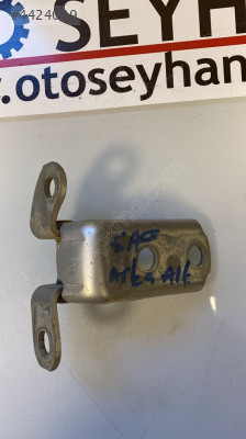 687700D030 Toyota corolla 2008 sağ arka kapı alt menteşesi