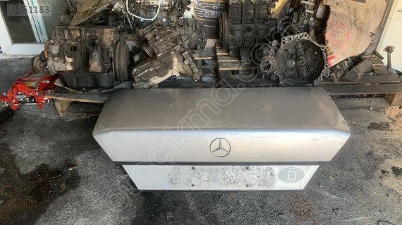 Mercedes 200 Modeli için Orjinal Hatasız Bagaj Kapağı