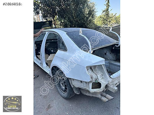 AUDİ A4 TAVAN ARKA HATASIZ