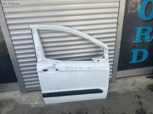 Ford Courier sağ ön kapı çıkma Orjinal