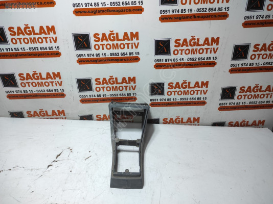 ÇIKMA SKODA FELİCİA ORTA KONSOL