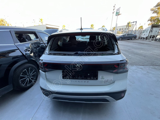 VOLKSWAGEN T-CROSS SAĞ ÖN ÇAMURLUK ORJİNAL ÇIKMA - 2GM821105B