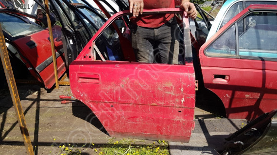 Mazda 323 sağ arka kapı çıkma