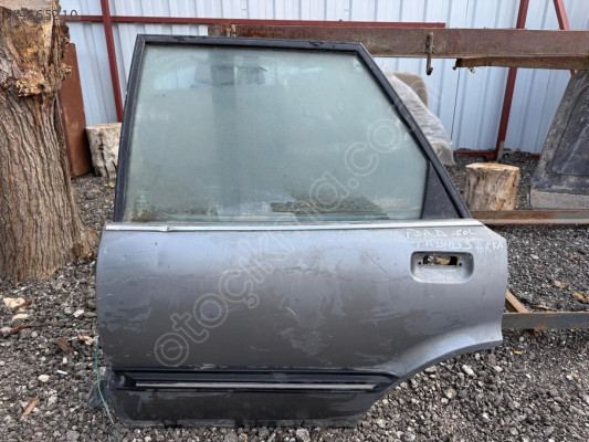 FORD TAUNUS SOL ARKA KAPI ORJİNAL ÇIKMA TEMİZ ÜRÜN