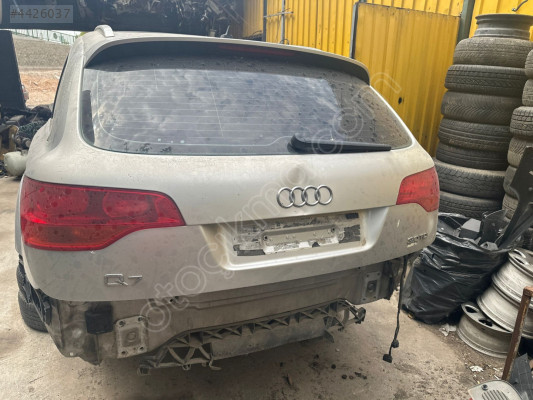 AUDİ Q7 ARKA BAGAJ