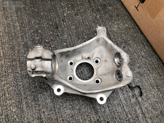BMW 4 SERİSİ G26 SOL ÖN TAŞIYICI 6893259-02