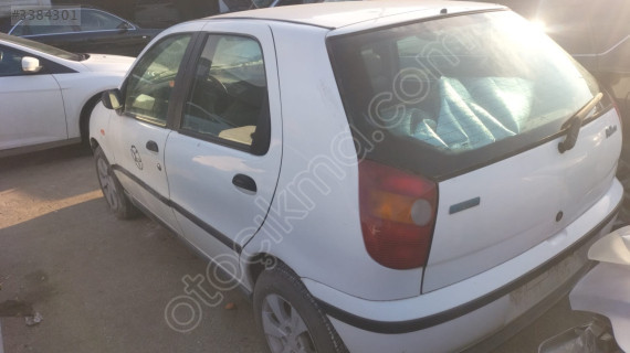 Fiat Palio sol arka kapı beyaz