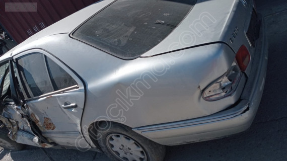 1998 MERCEDES E200  SOL ARKA ÇAMURLUK ÇIKMA