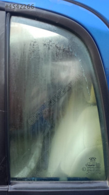 chery kimo sol arka kelebek camı