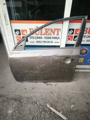 Kia cee'd sol ön kapı orijinal çıkma