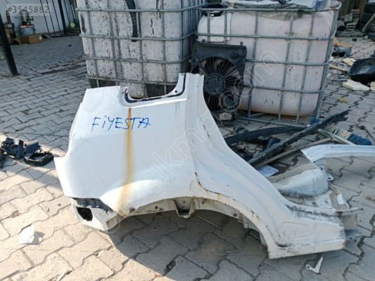 Ford Fiesta sağ arka çamurluk çıkma orijinal