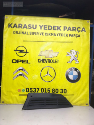 Peugeot 308 2024 Bagaj Sağ Bakalit 9835375180