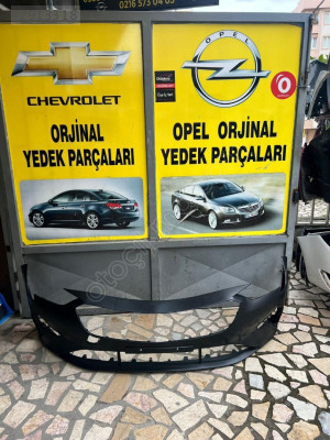 Opel insignia b ön tampon sıfır sensörlü