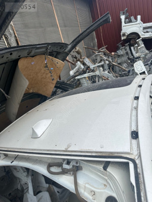 BMW F10 SEDEFLİ BEYAZ TAVAN DİREKLİ ORJİNAL BEYAZ