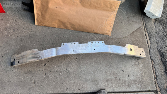 BMW F40 ÖN TAMPON DEMİRİ ORJİNAL ÇIKMA