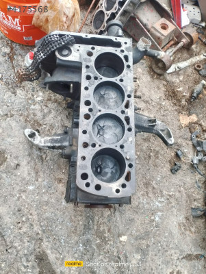 W123 MERCEDES 200 DİZEL YARIM MOTOR
