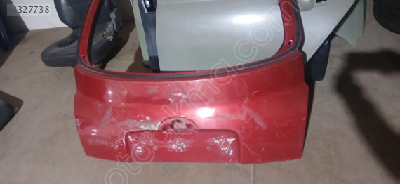 Nissan micra çıkma bagaj kapagı