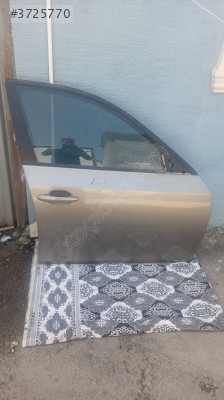 BMW E60 SAĞ ÖN KAPI