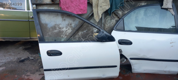 Çıkma mazda familia sağ ön kapı