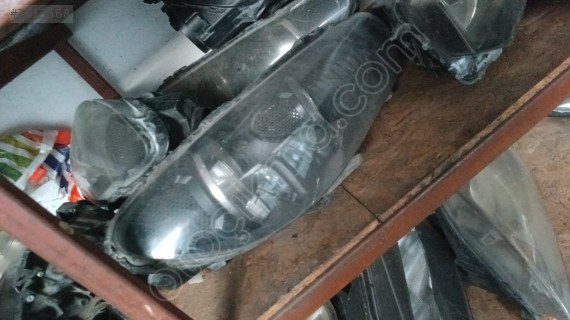 VW Scirocco İçin Sağ Ön Çıkma Far Parçası
