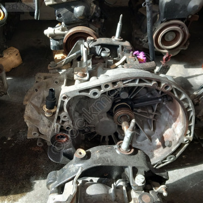 Opel vivaro 1.9 dci çıkma sanzuman