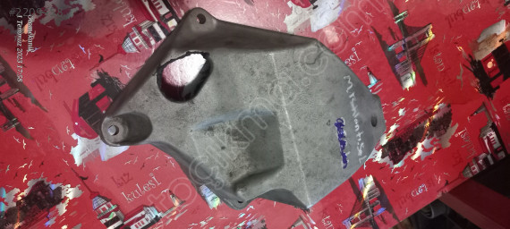 6793003 BMW F10 motor bağlantı kulağı sol çıkma