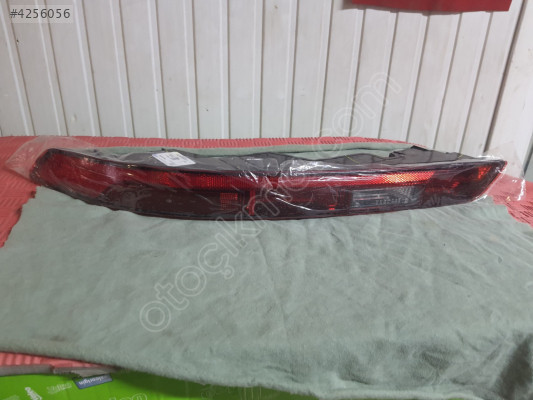 AUDİ Q5 SOL ARKA TAMPON REFLEKTÖRÜ