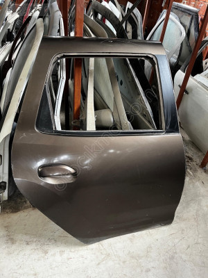 Duster sağ arka Kapı