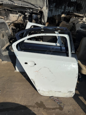 VW JETTA SAĞ ARKA KAPI ÇIKMA ORJİNAL