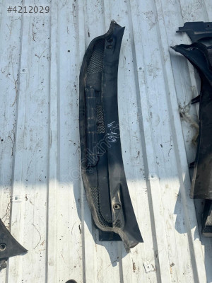 W 169 ÖN CAM IZGARASI