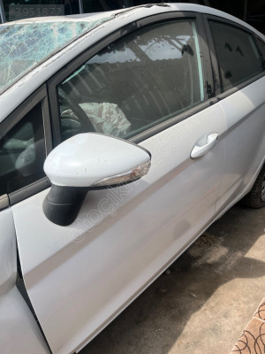 FORD FİESTA SOL ÖN KAPI DOLU HATASIZ
