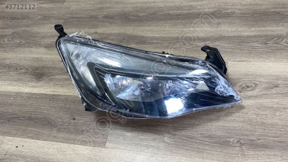Opel Astra J Modeli İçin Çıkma Sağ Far Ampullü