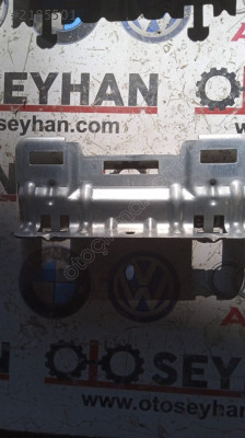 3G0858679 Passat b8 tavan tutamağı braketi