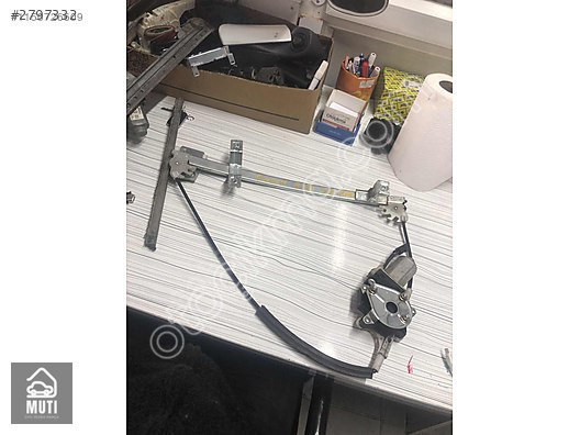 Renault 9 Sağ Ön Cam Kriko Çıkma